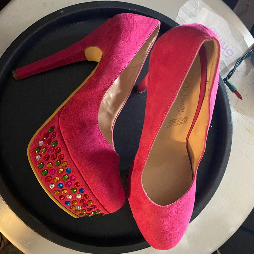 Paley Woman pink high Heels, Size 7